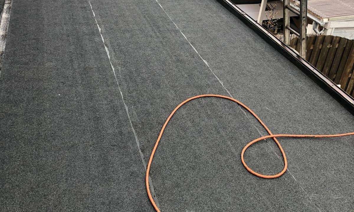Renovatie van bitumen dak in 0348